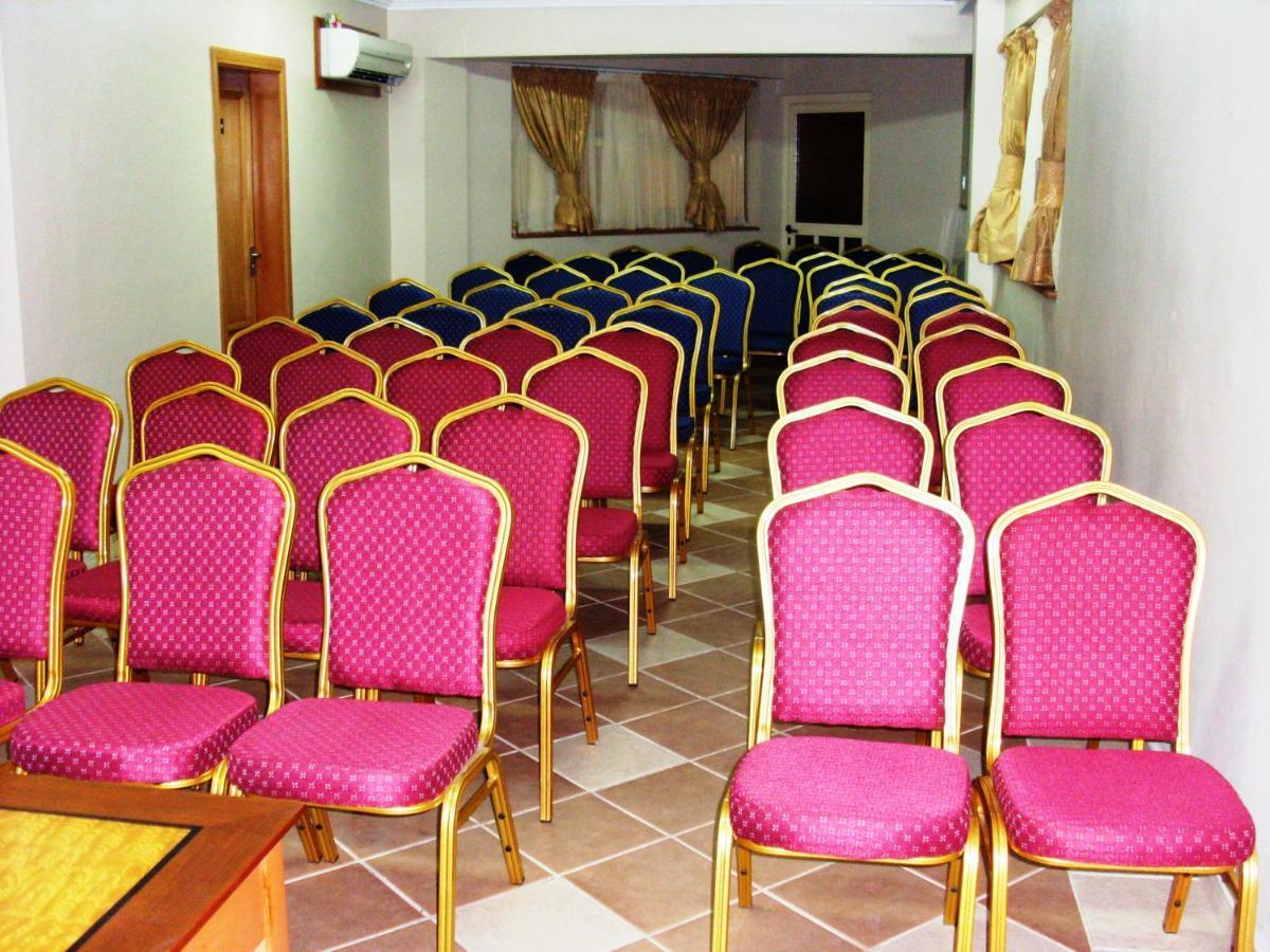 Welcome Centre Hotels Лагос Екстериор снимка